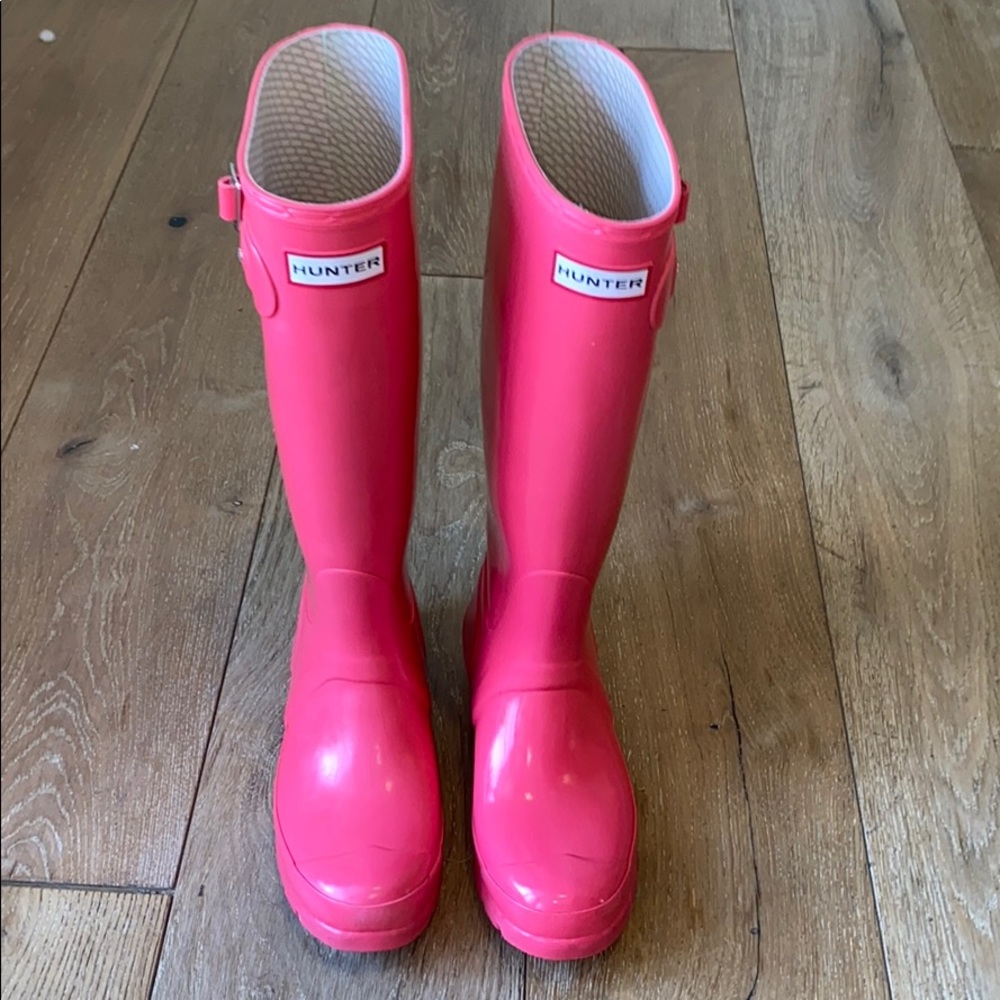 HUNTER TALL BOOTS: 5 MALE, 6 FEMALE (good used c.)